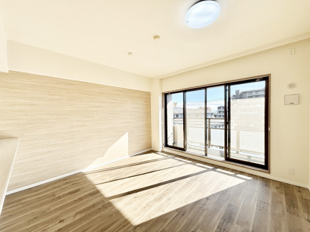 ���r���O�@�傫�ȑ����炽���Ղ�̗z���ƕ����������郊�r���O