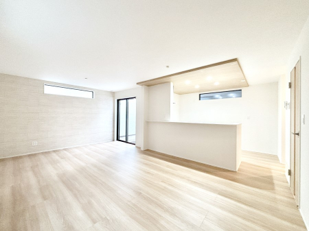 ̑ρ@Ƒ̏Ί炪RƐ܂ĂAȕ͋C̃_CjOɎdオĂ܂B