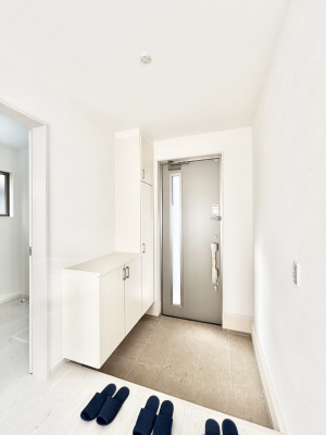 ���ց@�K���X�X���b�g�̓��������փh�A�������Ɍ���͂��Ă���܂�