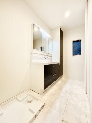 ̑@Ƃ̐ʃXy[XŒ̐gxxX[Y