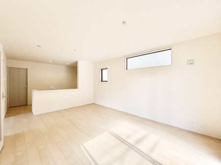 ���r���O�@���Ƒ��̓��₩�Șb�����ŕ�܂�閾�邢���r���O