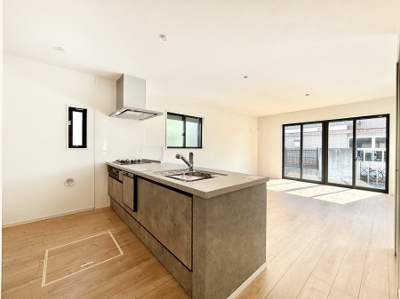 �L�b�`���@���������Ȃ��炲�Ƒ��Ƃ̉�b���y���߂�ΖʃJ�E���^�[�L�b�`��