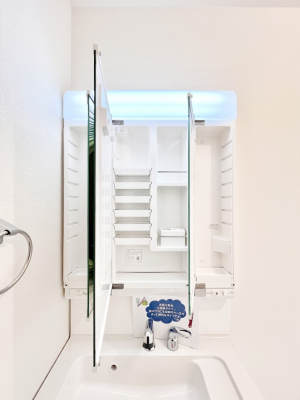 ���̑����ρ@�O�ʋ��̗��ɁA���ϕi��q���p�i�Ȃǂ����[�\�B���ʑ����������ƕۂ��܂��I