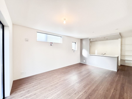 ���r���O�@���Ƒ��̓��₩�Șb�����ŕ�܂�閾�邢���r���O