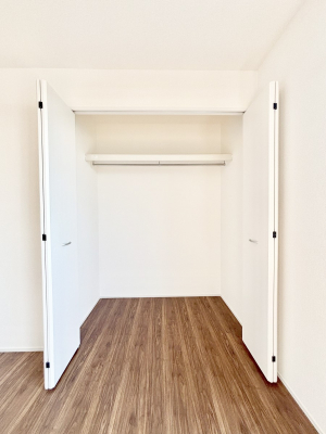 ���[�@�m���̃N���[�[�b�g�B���s��������̂Ō���̈ߗނ�����������܂�܂��B