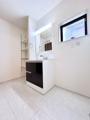 ���̑��@�������̂�����K��Ԃł��B�����̐g�x�x���C�����ǂ����g�������܂��B 