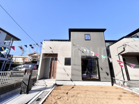 ���n�O�ώʐ^�@�������ꂽ�O�ρA�㎿�ȏZ��Ԃ��L���鎺���͉i�����S���ĉ߂�����Z���ł��B 