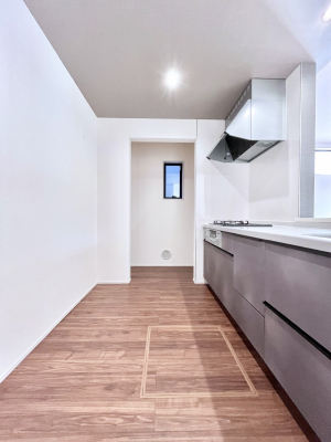 �L�b�`���@�u�₩�ȕ����ʂ蔲����L�b�`���B��������̂Ŗ��邭���C�ɂ��𗧂��܂��B