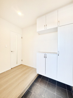 ���ց@���ʔ��͂��Ƒ��̎ʐ^��G�߂̃C���e���A�ŏ���I�Ƃ��ĉ��o�ł��܂�