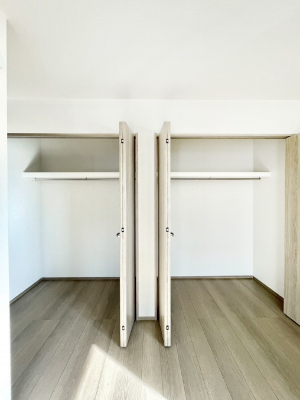 ���[�@��������ߗނ�ו��Ȃǂ̎��[�ɕ֗��ȃN���[�[�b�g�t���ł��B