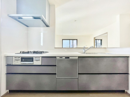 �L�b�`���@���r���O�ŗV�Ԃ��q�l�������Ȃ��炨�������ł���ΖʃL�b�`��