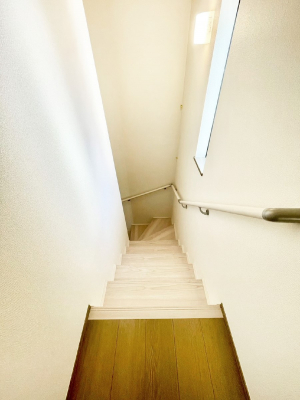 ���̑��@�K�i�͔��Â��Ȃ肪���ł����A�����t���Ȃ̂Ŗ��邢��ԂɁB