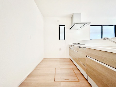 �L�b�`���@�u�₩�ȕ����ʂ蔲����L�b�`���B��������̂Ŗ��邭���C�ɂ��𗧂��܂��B