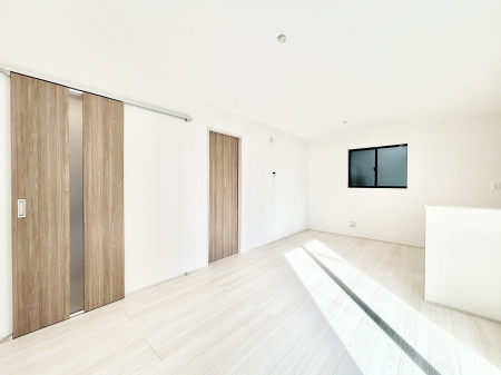 ���r���O�@�Z�ޕ��̌��������o�����A�C���e���A���l����̂��y���݂ȃ��r���O�ł��I 