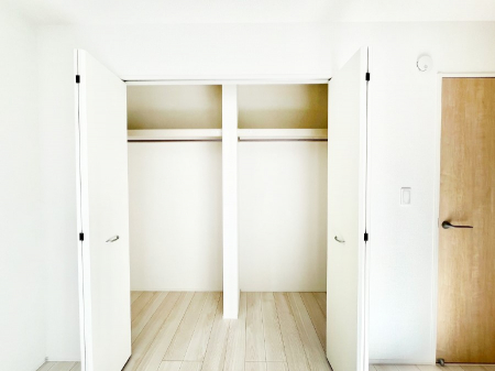 ���[�@�m���̃N���[�[�b�g�B���s��������̂Ō���̈ߗނ�����������܂�܂��B