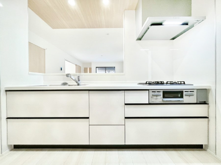 �L�b�`���@���r���O�ŗV�Ԃ��q�l�������Ȃ��炨�������ł���ΖʃL�b�`��