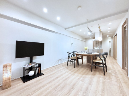 ���r���O�@�Ƒ��ꏏ�ɂ��H�����y���݂����Ȃ�L�X���r���O�_�C�j���O