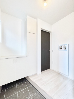 ���ց@���ʔ��͂��Ƒ��̎ʐ^��G�߂̃C���e���A�ŏ���I�Ƃ��ĉ��o�ł��܂�