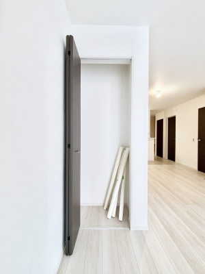 ���̑����ρ@���r���O���[�B�����Ɏ��[������ƕ����W�܂�LDK���X�b�L���Еt�������ł��ˁB  