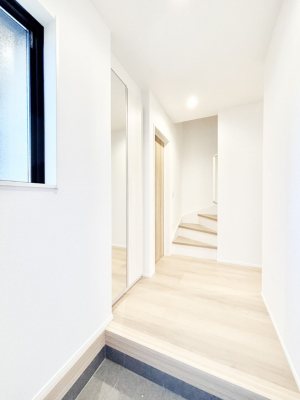 ���ց@���Ƒ��₨�q�l���C�����悭���o�}���ł��鉸�₩�ȕ��͋C�̌��ւł��B