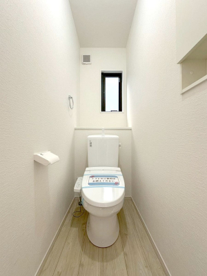 �g�C���@�g�C����1�K��2�K���ꂼ��ɔz�u����Ă��ĂƂĂ��֗��ł��B 