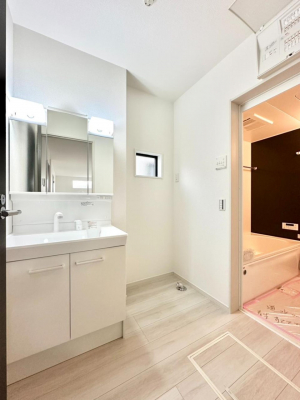 ���̑��@�L�X�Ƃ�Ƃ�̂��郉���h���[�X�y�[�X�B  