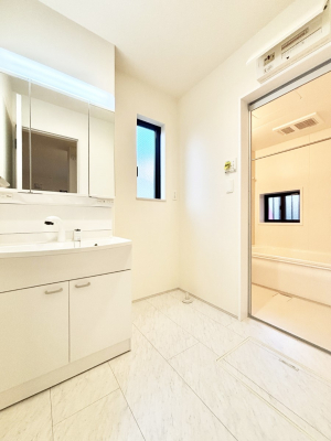 ���ʑ�E���ʏ��@�������̂�����K��Ԃł��B�����̐g�x�x���C�����ǂ����g�������܂��B 