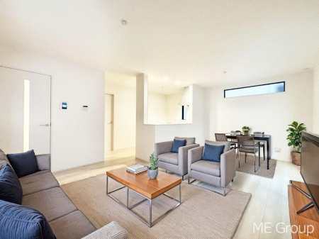 ���r���O�@�������������͋C�̂k�c�j�͉Ƒ��݂�Ȃ̉��K��ԁ��Ƌ��CG�ł�