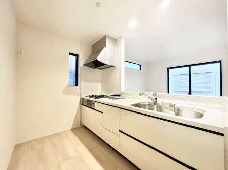 �L�b�`���@���������Ȃ���ł����Ƒ��Ƃ̉�b���y���߂�ΖʃL�b�`��