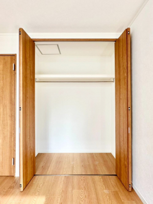 ���[�@�m���̃N���[�[�b�g�B���s��������̂Ō���̈ߗނ�����������܂�܂��B�@