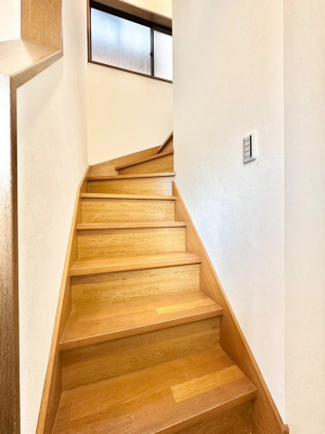 ���̑��@�K�i�͔��Â��Ȃ肪���ł����A�����t���Ȃ̂Ŗ��邢��ԂɁB�@