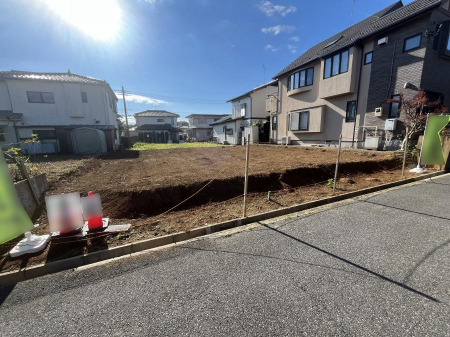 @2\I}Ȃql̒ԂɁB܂AƑ̎]ԃXy[XƂĂ劈B