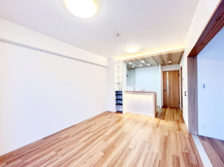 ���r���O�@���Ƒ��̓��₩�Șb�����ŕ�܂�閾�邢���r���O