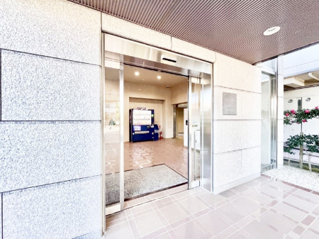 �G���g�����X�@�������������͋C�̃G���g�����X