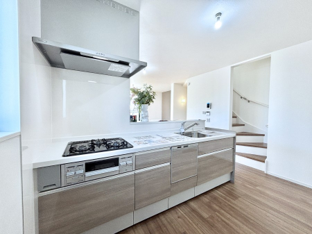 �L�b�`���@�������������I�ɁA�y�����I�V�X�e���L�b�`��