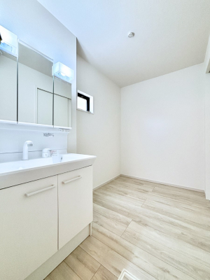 ���̑��@�������̂�����K��Ԃł��B�����̐g�x�x���C�����ǂ����g�������܂��B 