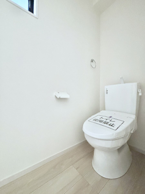 �g�C���@�g�C����1�K��2�K���ꂼ��ɔz�u����Ă��ĂƂĂ��֗��ł��B 