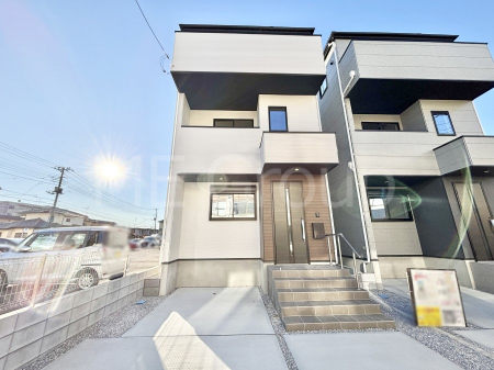 ���n�O�ώʐ^�@�������ꂽ�O�ρA�㎿�ȏZ��Ԃ��L���鎺���͉i�����S���ĉ߂�����Z���ł��B 