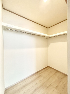 ̑@EH[NCN[[bgtŐԂLpł܂B