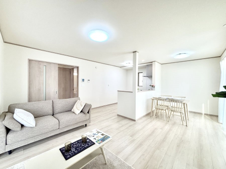 rO@Ƒ̓₩Șbŕ܂閾邢rO