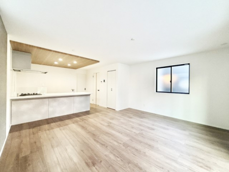 ���r���O�@���Ƒ��̓��₩�Șb�����ŕ�܂�閾�邢���r���O