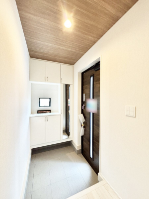 ց@ʔ͂Ƒ̎ʐ^G߂̃CeAŏIƂĉoł܂