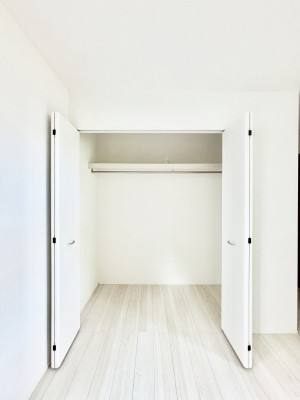 ���[�@�m���̃N���[�[�b�g�B���s��������̂Ō���̈ߗނ�����������܂�܂��B