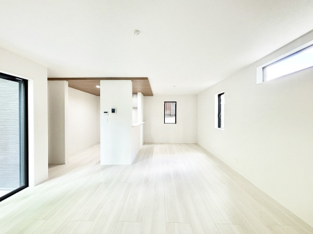 ���r���O�@���邢�z���������A�����̕��͋C�ɖ�������郊�r���O�_�C�j���O