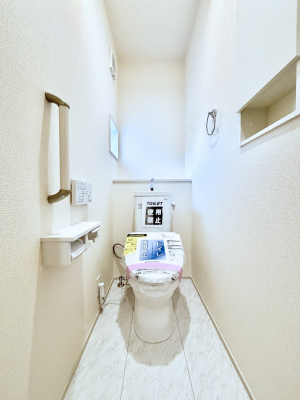 �g�C���@�g�C����1�K��2�K���ꂼ��ɔz�u����Ă��ĂƂĂ��֗��ł��B 