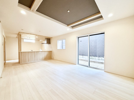 ���r���O�@�ǂ��ɂ��Ă��Ƒ��̂Ȃ������������R�~���j�P�[�V�������r���O�B 