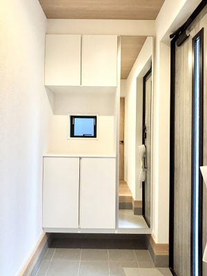 ���̑����ρ@�����Ղ���[�ł���V���[�Y�{�b�N�X�ŉƑ��S���̌C���A���ւ�������B  