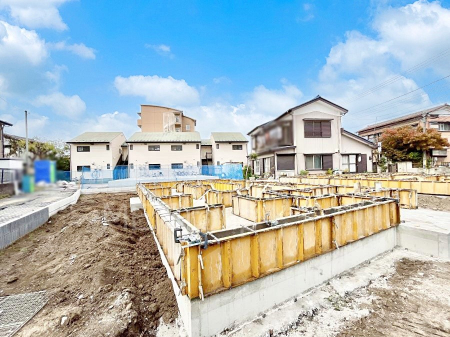 ���n�O�ώʐ^�@�G�߂̕ω��������Ȃ���q��Ă��o���鎩�R�Ɉ͂܂ꂽ�Z��n�ł�