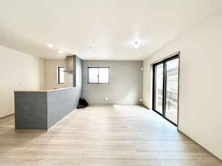 ���r���O�@�Z�ޕ��̌��������o�����A�C���e���A���l����̂��y���݂ȃ��r���O�ł��I 