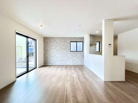 ���r���O�@�ǂ��ɂ��Ă��Ƒ��̂Ȃ������������R�~���j�P�[�V�������r���O�B 